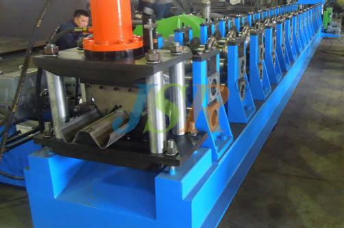 Guardrail Roll Forming Machine